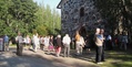 Runon ja suven päivänä 6.7. runoryhmä Valopilkut esiintyi kivimakasiinissa.