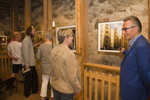 Raaseporin valokuvakeskuksen "Kiskon kesä" -näyttelyn avajaiset 2.6.2016