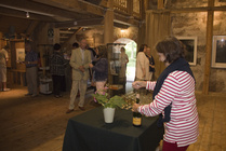 J.O. Mollander taidekokoelmanäyttelyn "Maailma periaatteessa" avajaiset 1.7.