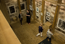 J.O. Mollander taidekokoelmanäyttelyn "Maailma periaatteessa" avajaiset 1.7.