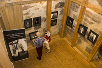 Raaseporin valokuvakeskuksen "Kiskon kesä" -näyttelyn avajaiset 2.6.2016